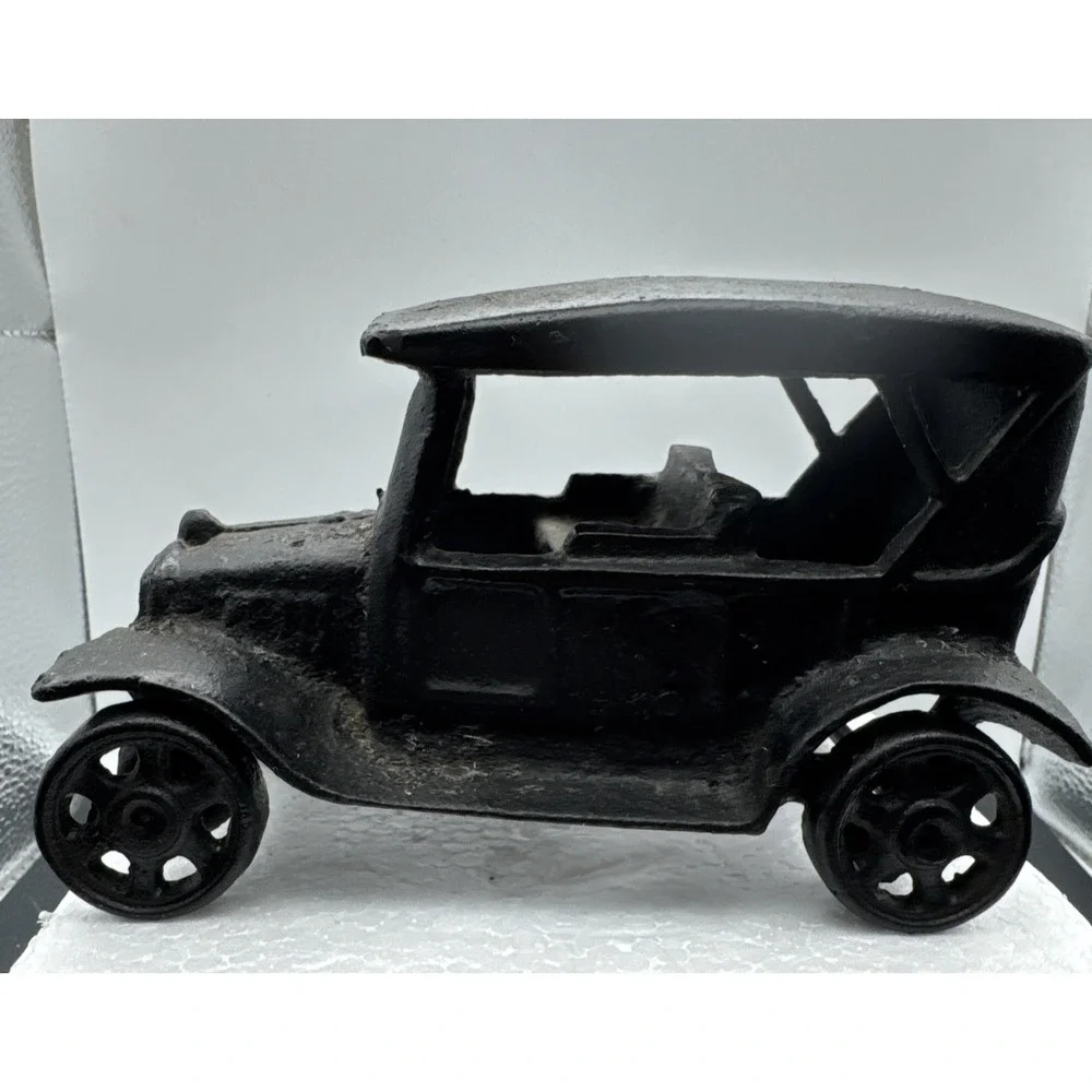 Antique Cast Iron Ford Model T Sedan Marked JM‎ 135 Toy Car